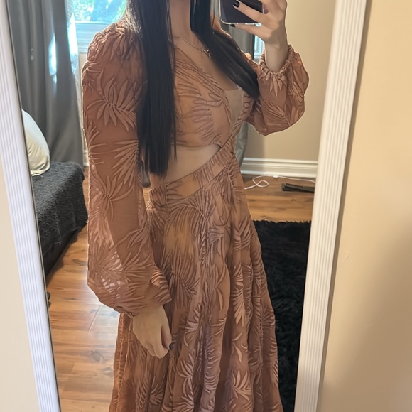 Dress - Picture 5 of 6